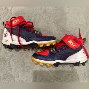 Boys under armour Harper cleats - 3Y
